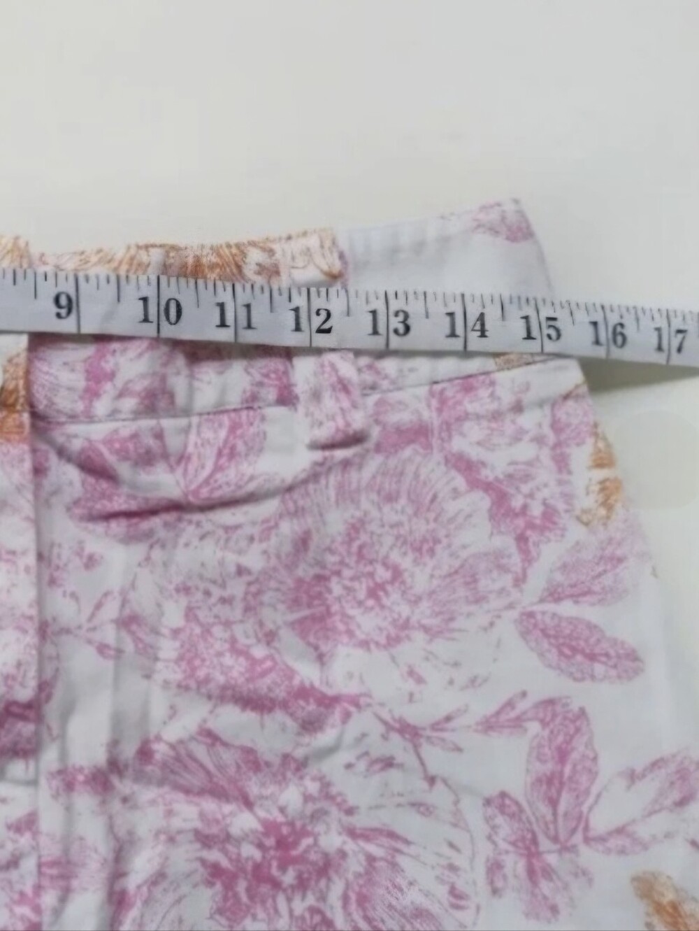 Dressbarn White Mini Skirt SZ 10 with Pink and Orange Floral Print - Picture 9 of 9